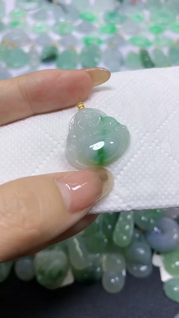 颈饰18K金镶嵌翡翠A货