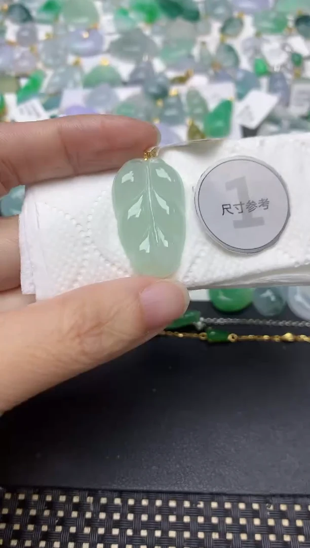 颈饰18K金镶嵌翡翠天然缅甸A货翡翠