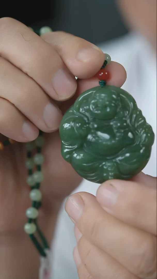 颈饰未镶嵌和田玉（碧玉）佛公