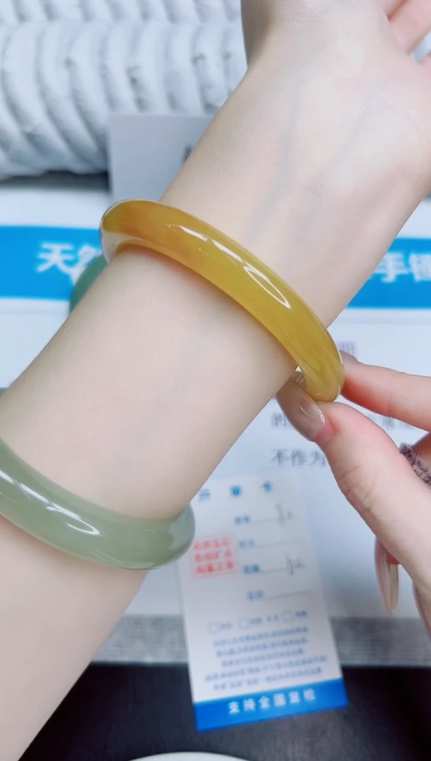 未镶嵌手镯石英质玉82/60