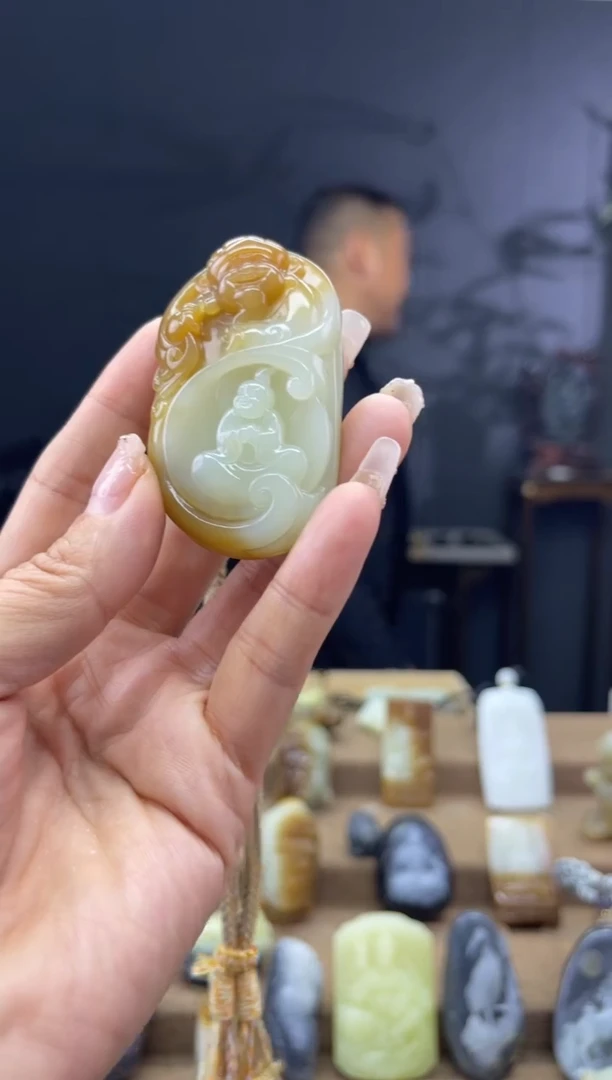 颈饰未镶嵌和田玉1