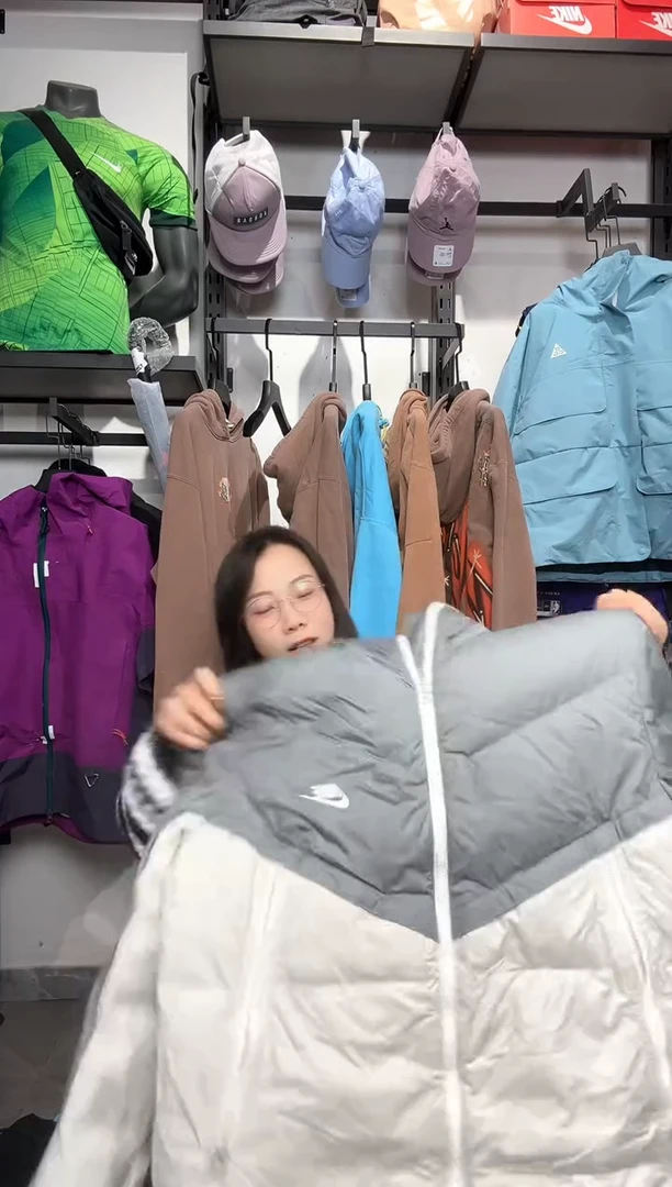 1676  编码 瑕疵款直播间过款为准 尺码   S