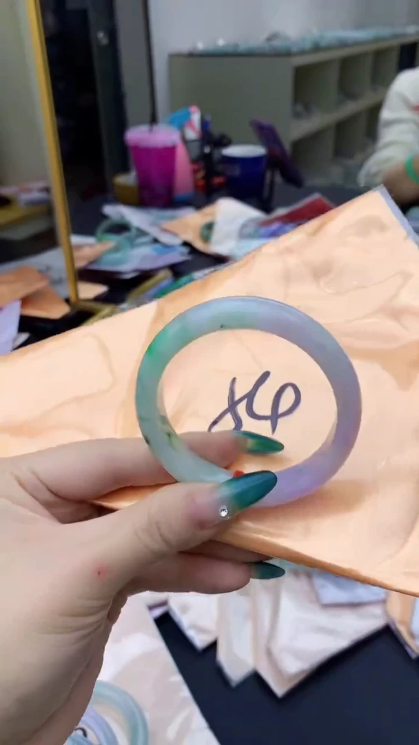 【闪购商品】翡翠手镯未镶嵌0833848897