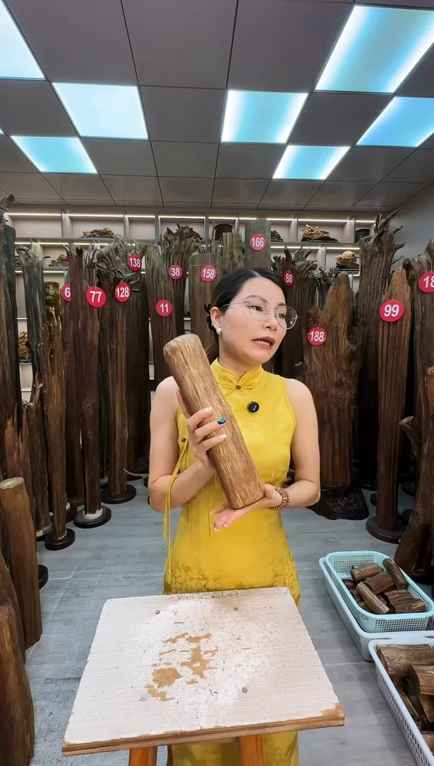 沉香碎屑沉香沉香原料摆件工艺品一百元以上带底座