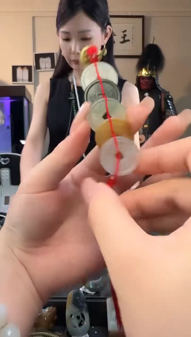 和田玉未镶嵌颈饰五帝钱挂坠