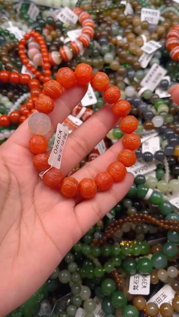 颈饰未镶嵌南红玛瑙1