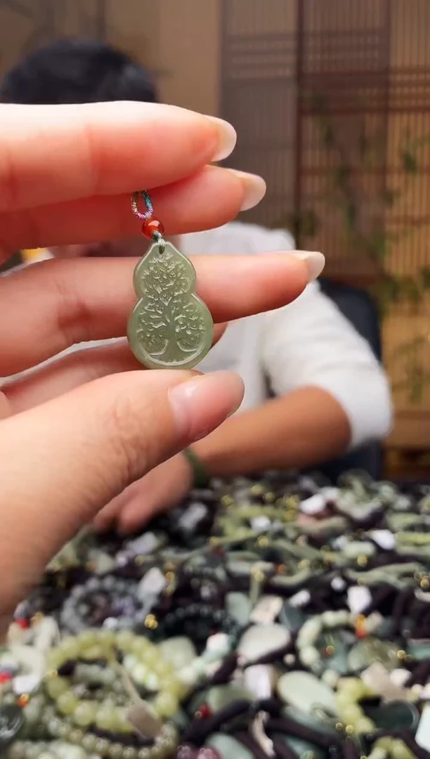 颈饰未镶嵌和田玉多样性发货，拍一发一