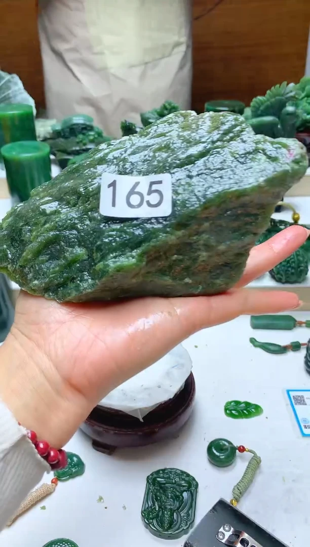 未镶嵌和田玉摆件1