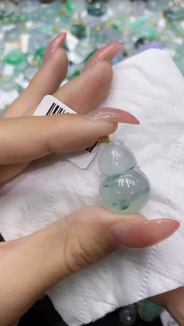 颈饰18K金镶嵌翡翠111111111111