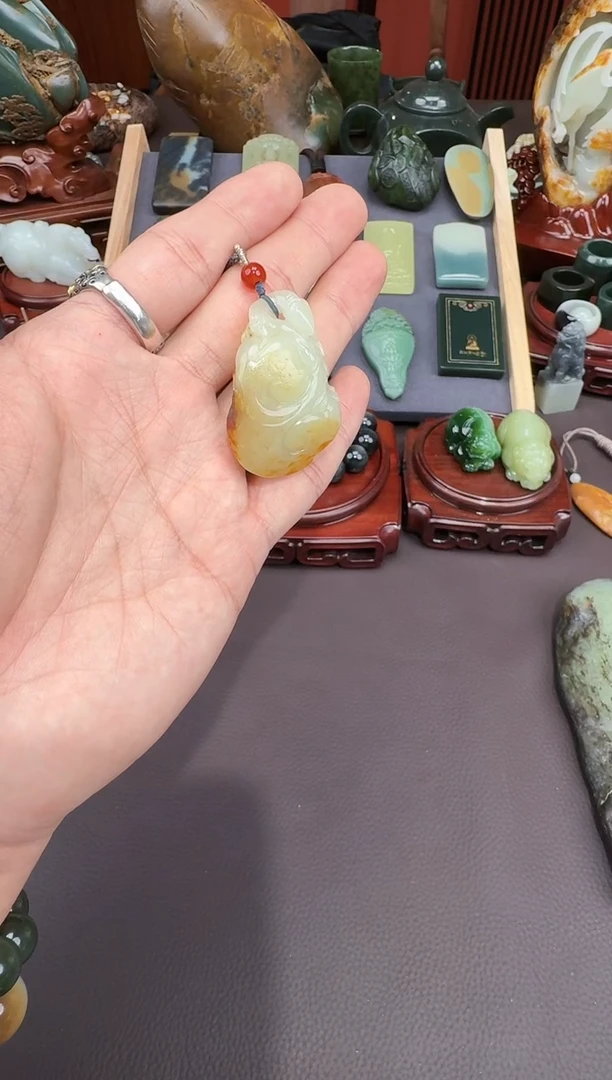 未镶嵌和田玉挂件玛**卡0