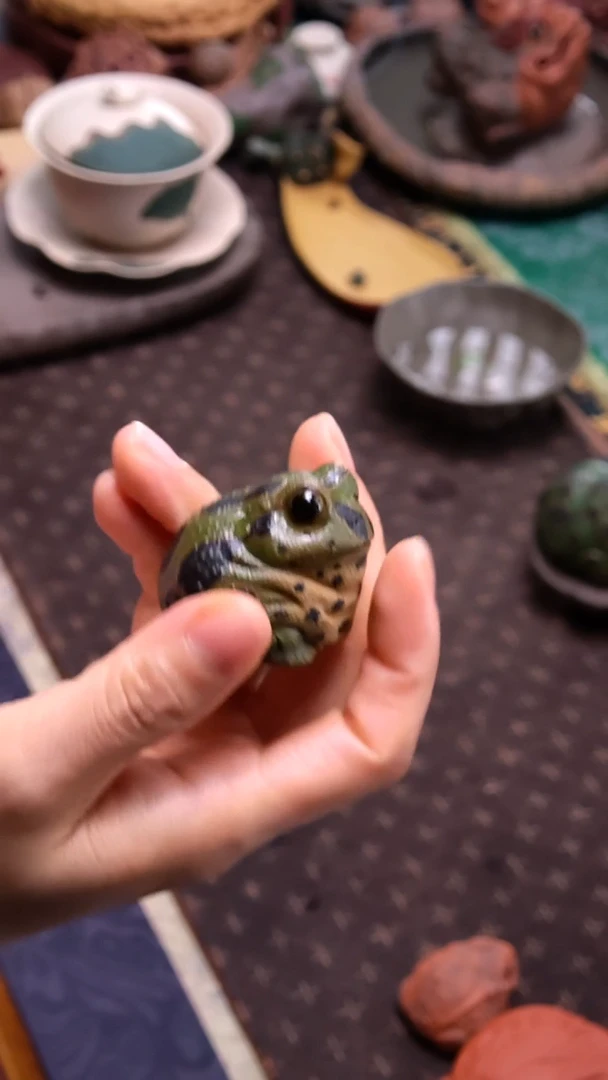 王庆生《小角蛙》（豆绿色）