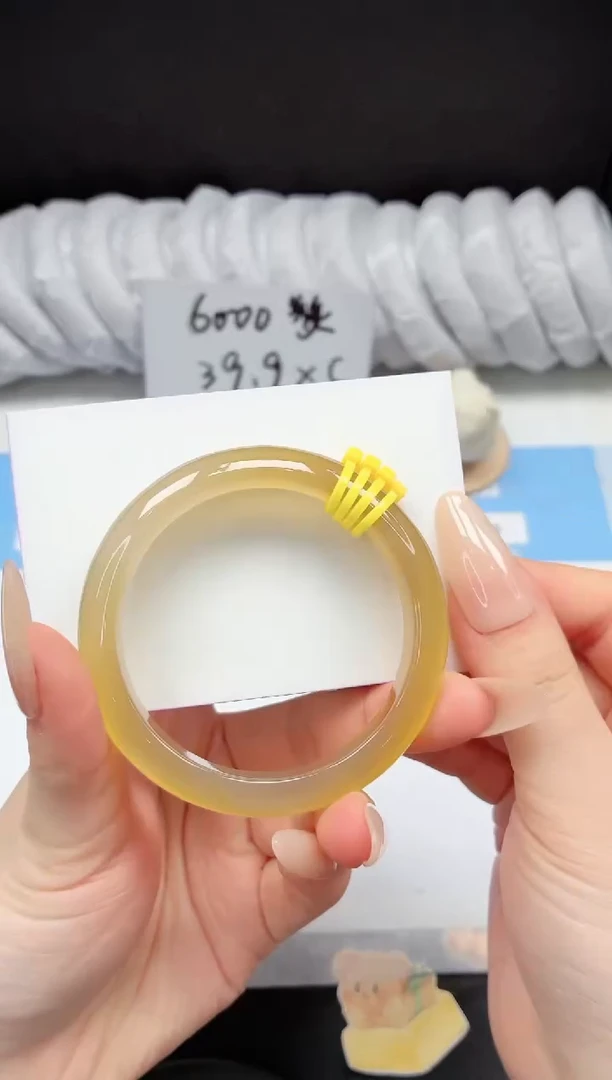 未镶嵌手镯石英质玉47/香槟54.8