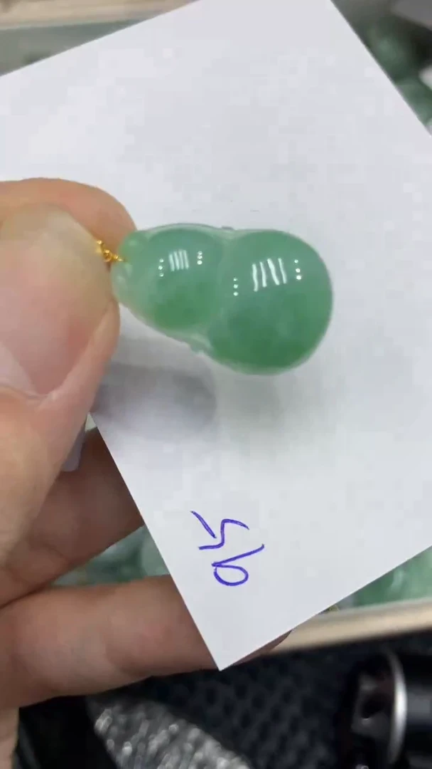 颈饰18K金镶嵌翡翠缅甸A货翡翠