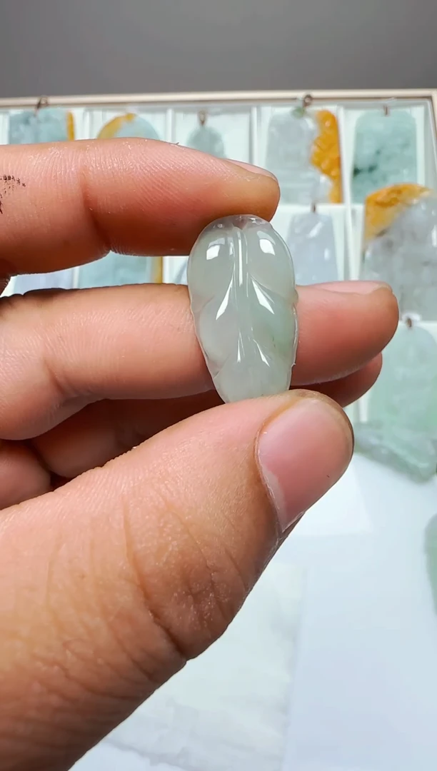 【闪购商品】翡翠颈饰未镶嵌缅甸天然A货翡翠