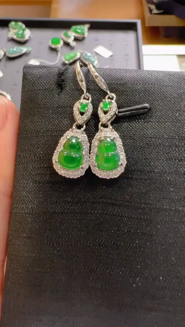【闪购商品】翡翠耳饰银S925镶嵌多样性发货拍一发一