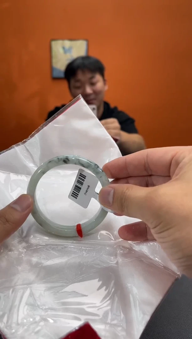 未镶嵌手镯翡翠翡翠手镯