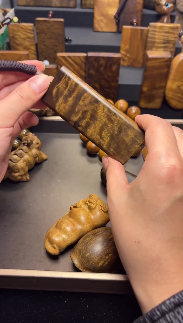 【闪购商品】楠木（金丝楠）其他无事牌龙胆纹44