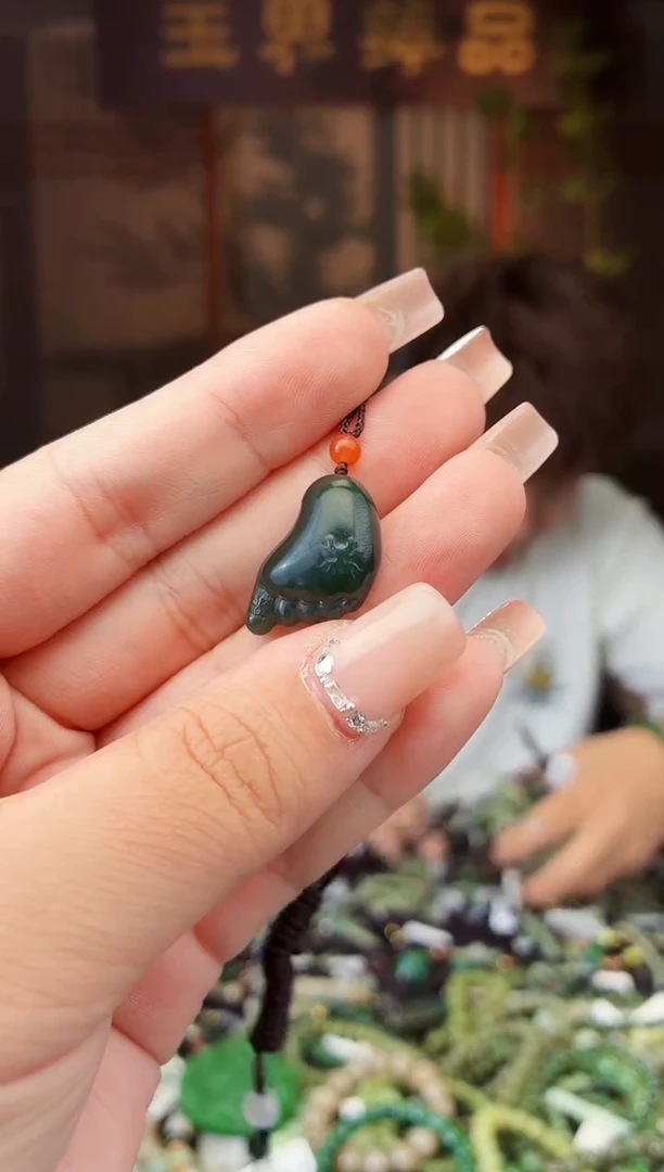 和田玉未镶嵌颈饰拍一发一