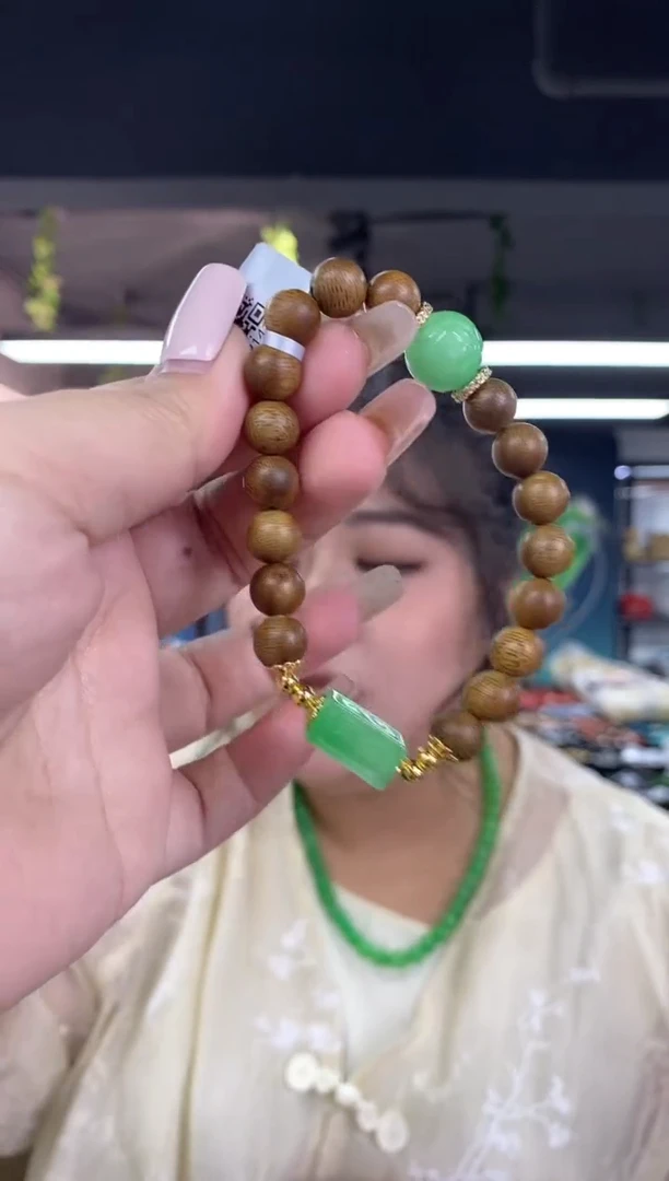 未镶嵌手串翡翠多样性发其一颜色微差