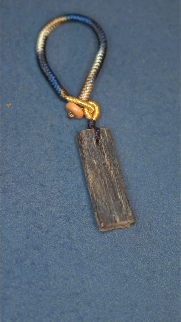 沉香吊坠海南莺歌绿棋无事牌