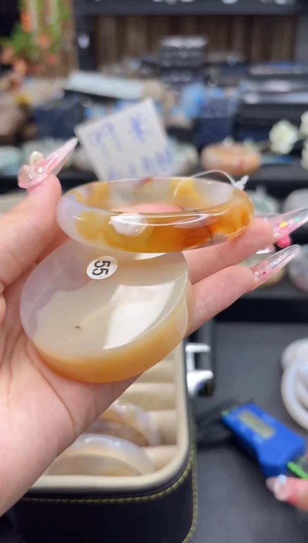 未镶嵌手镯石英质玉200(55圈赠送镯心)