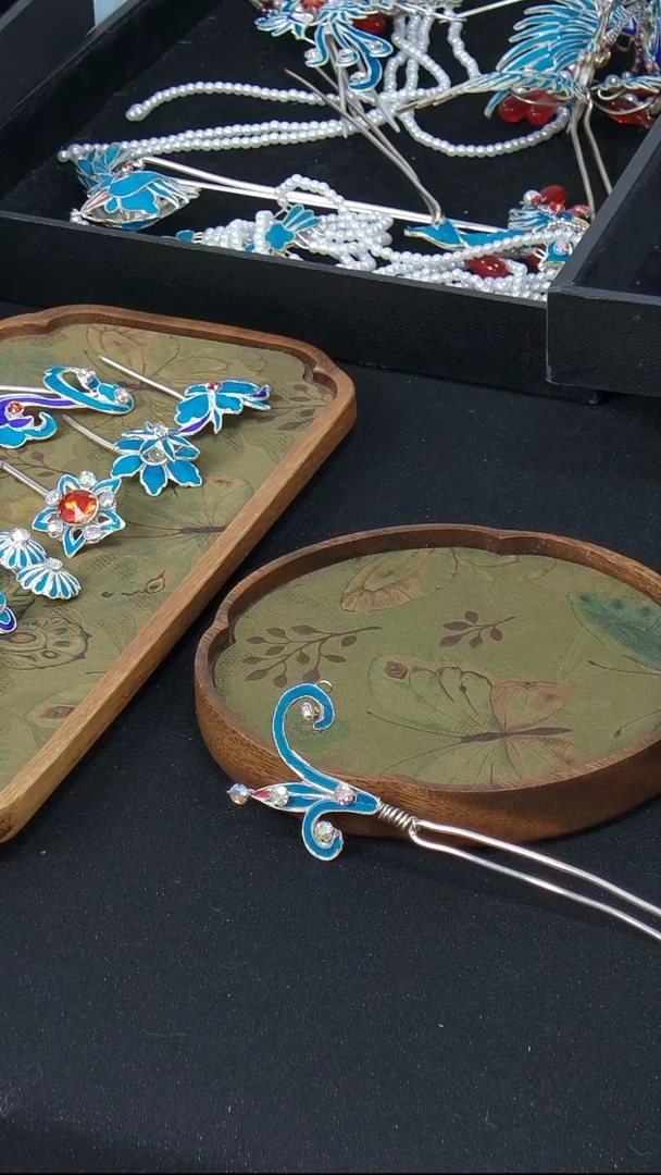 羽毛左右可带的簪子