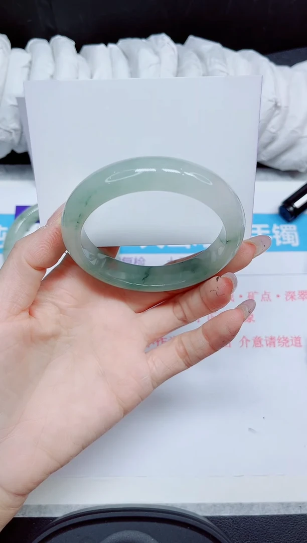 石英质玉手镯未镶嵌368