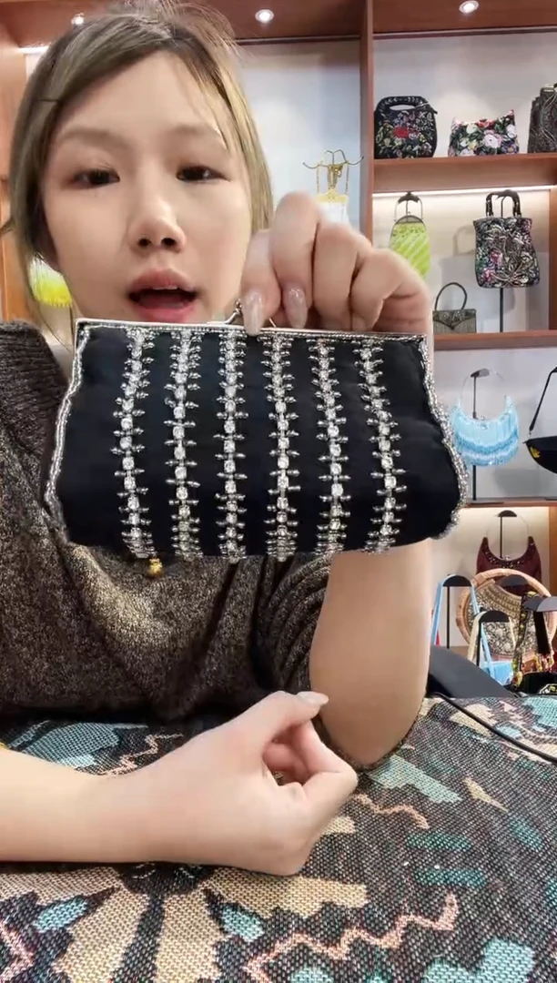 织物燕**来手工珠珠包包腋下斜跨包手拿包手提晚宴包