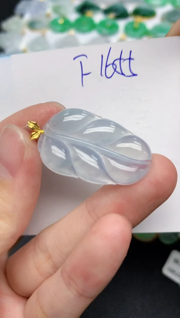 颈饰18K金镶嵌翡翠 天然缅甸A货翡翠百元以上9元证书费自理