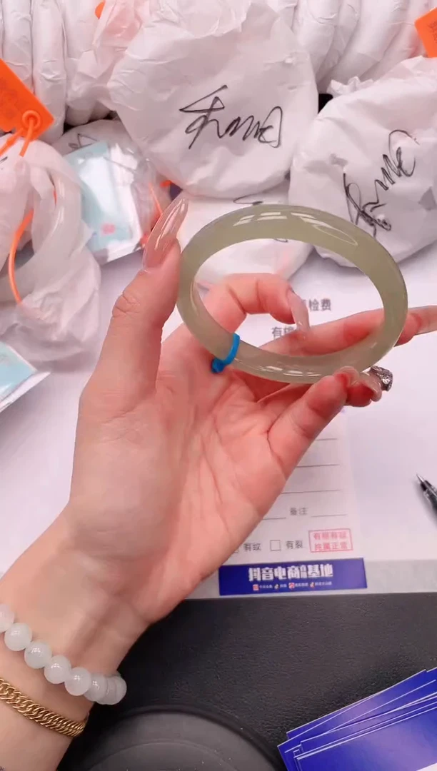 未镶嵌手镯石英质玉14V21-61