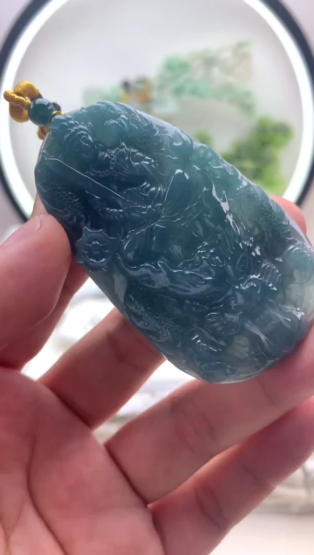 颈饰未镶嵌翡翠虚空藏
