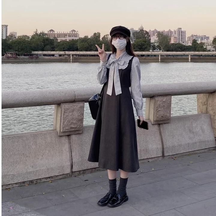 VEGA CHANG连衣裙女2025新款秋冬季法式长袖穿搭修身假两件裙子