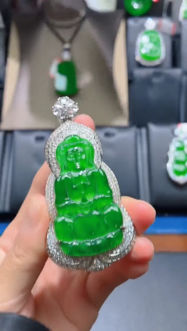 翡翠未镶嵌颈饰天然J15