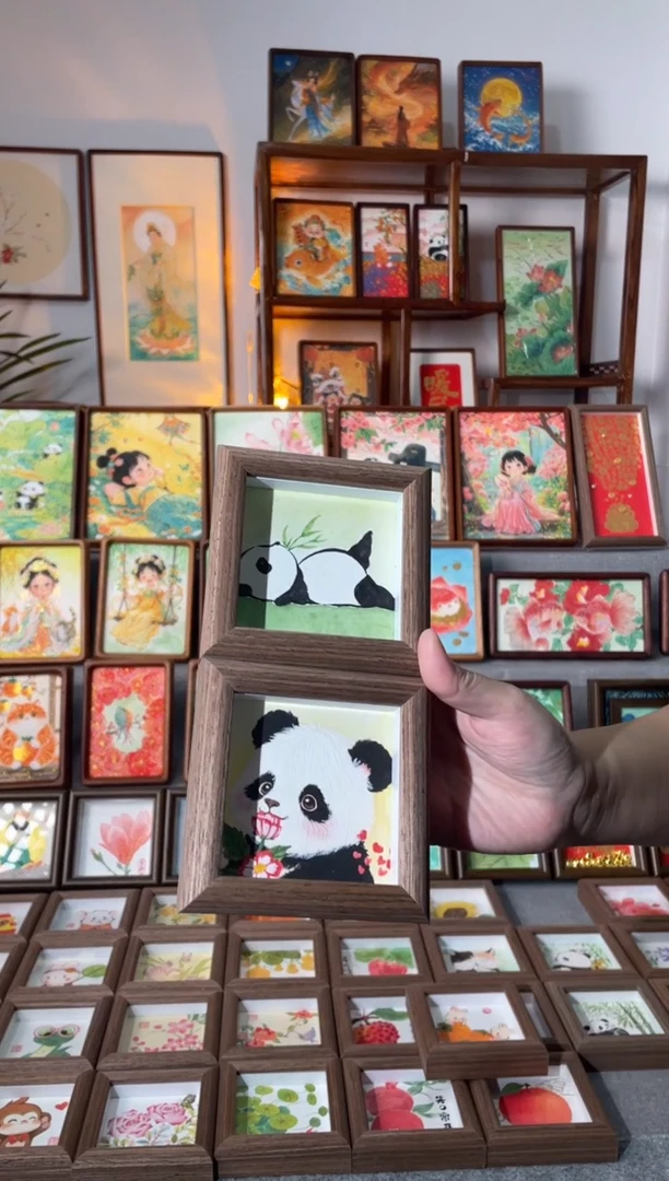 【闪购商品】国画【花花熊猫躺赢熊猫】纯手绘国画摆台