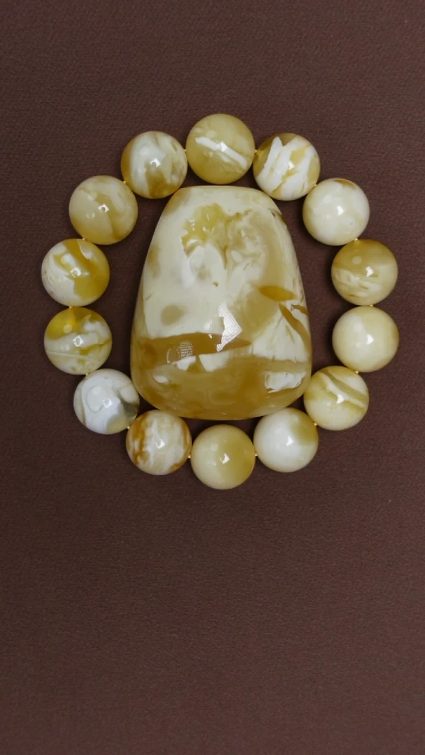 琥珀颈饰未镶嵌金妖白圆珠牌子14mm