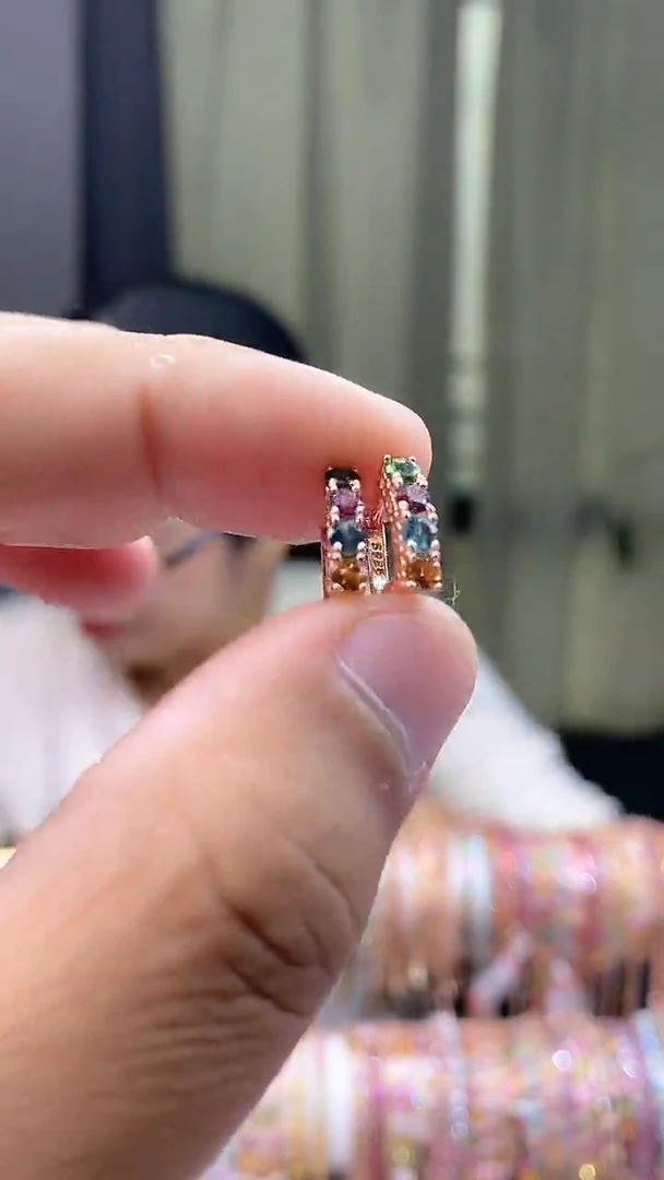 【闪购商品】碧玺耳扣银S925镶嵌15661161665