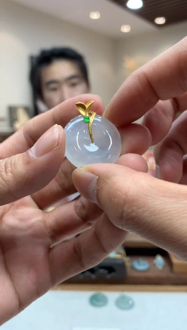 【闪购商品】翡翠颈饰18K金镶嵌平安扣