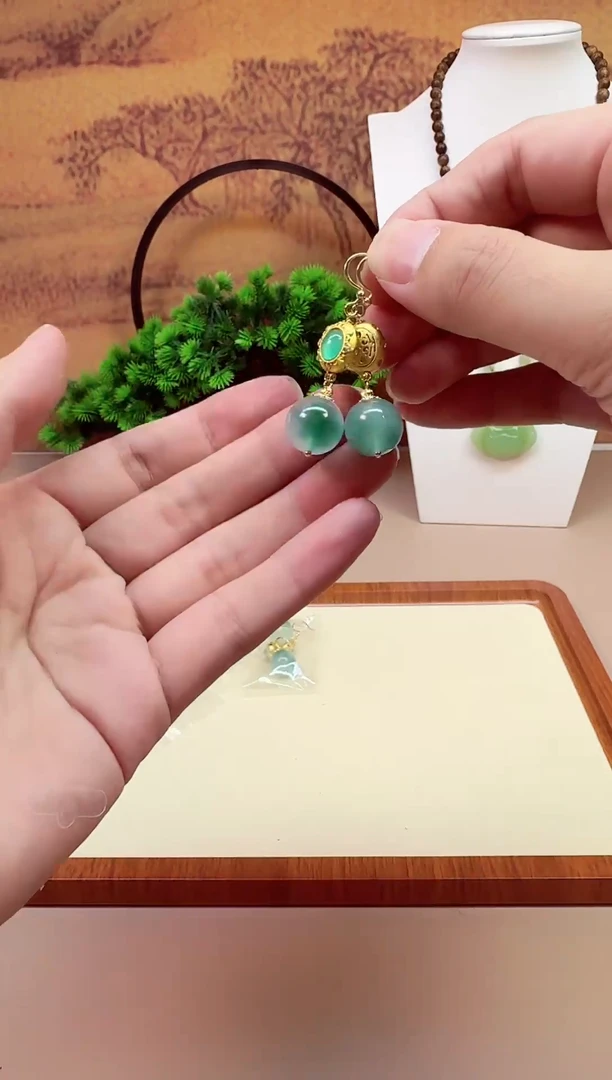 翡翠14K金镶嵌耳饰A683