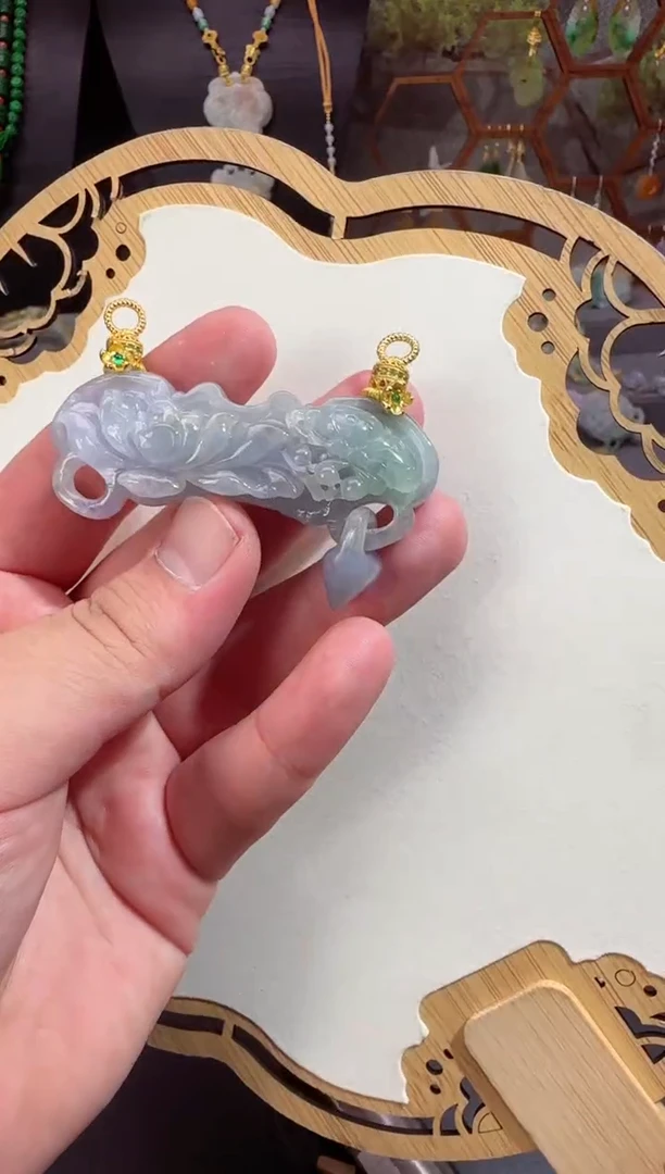 【闪购商品】翡翠颈饰未镶嵌牌子