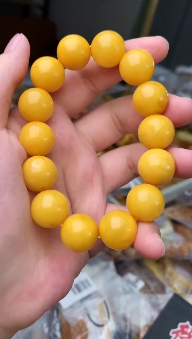 蜜蜡未镶嵌珠宝奇石95