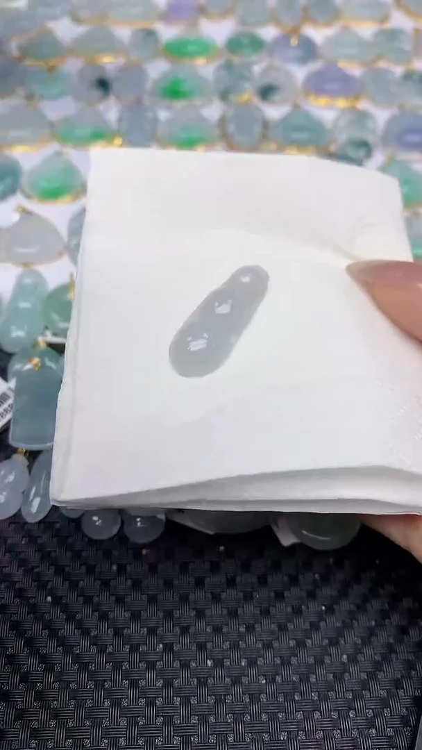 【闪购商品】翡翠颈饰未镶嵌天然翡翠A货