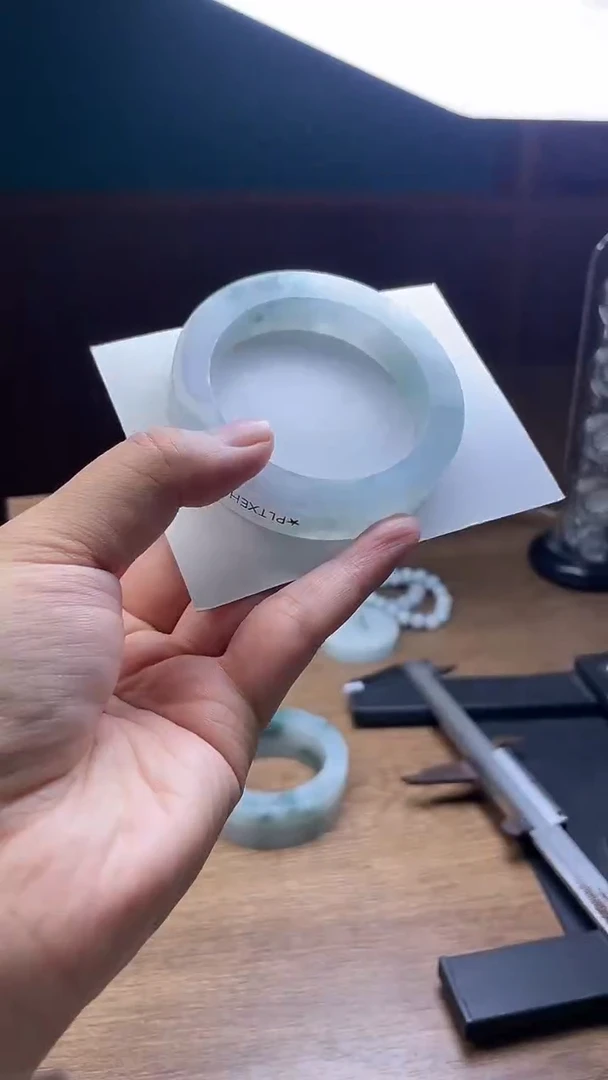 未镶嵌手镯定制翡翠呐**7定制