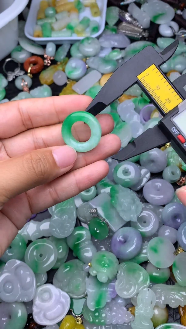 翡翠未镶嵌颈饰天然缅甸翡翠吊坠