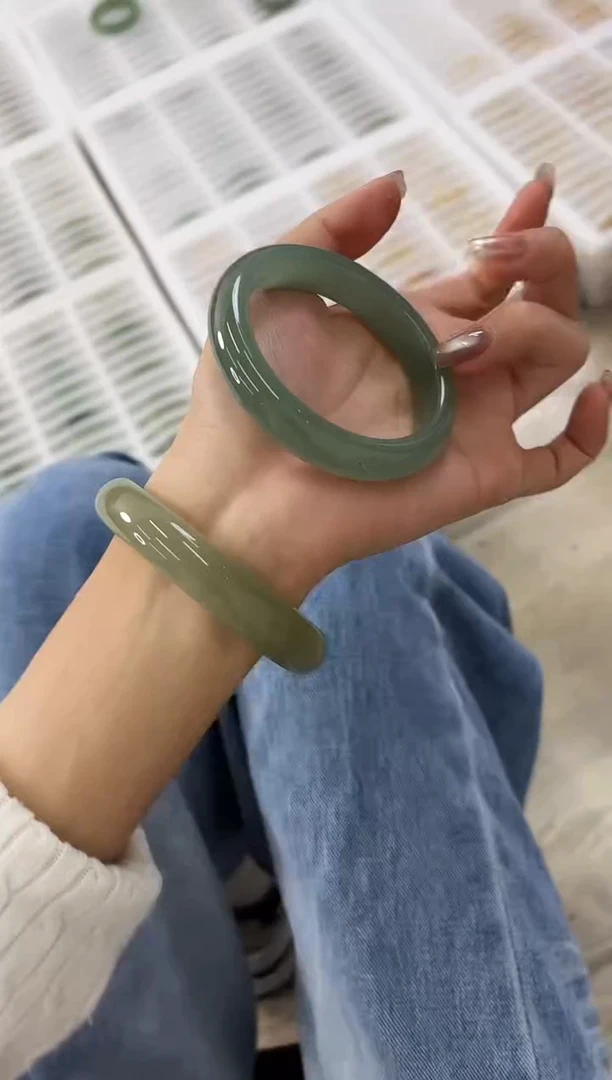 未镶嵌手镯石英质玉108-54D