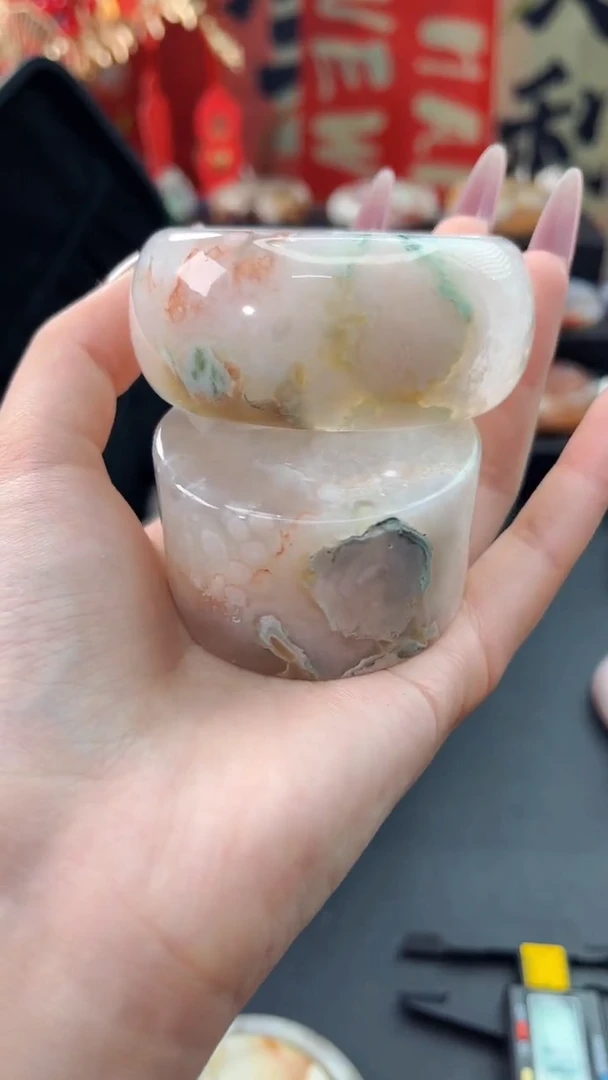 【闪购商品】石英质玉手镯未镶嵌赠送镯心（53圈口）