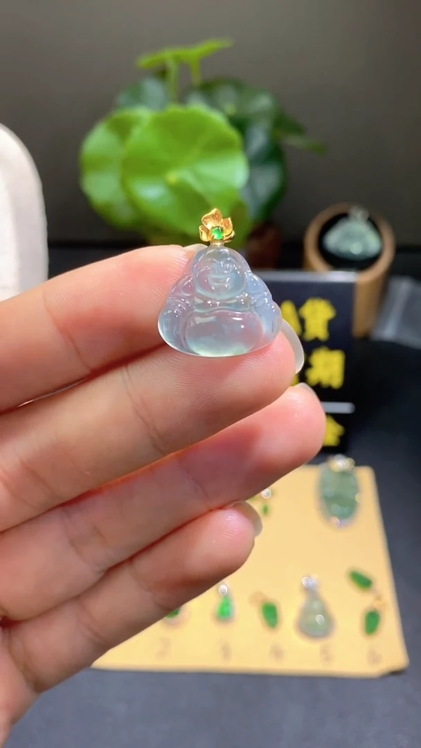 颈饰18K金镶嵌翡翠翡翠A货