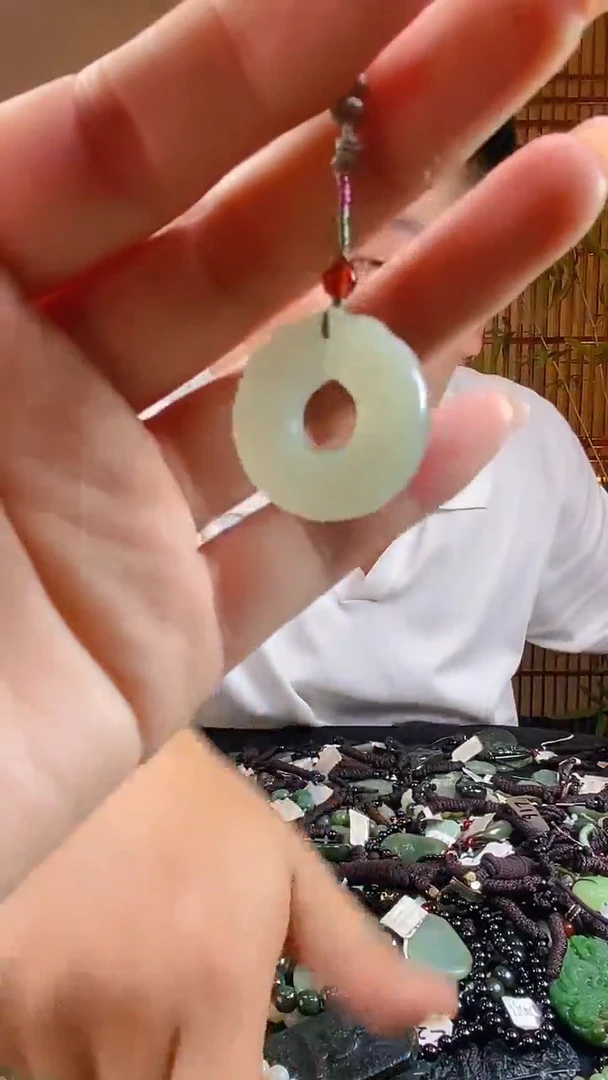 和田玉未镶嵌颈饰多样性发货，拍一发一