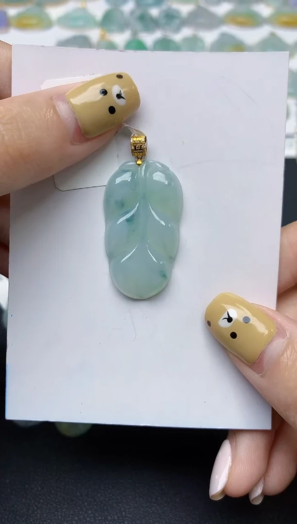 翡翠18K金镶嵌颈饰天然翡翠A货