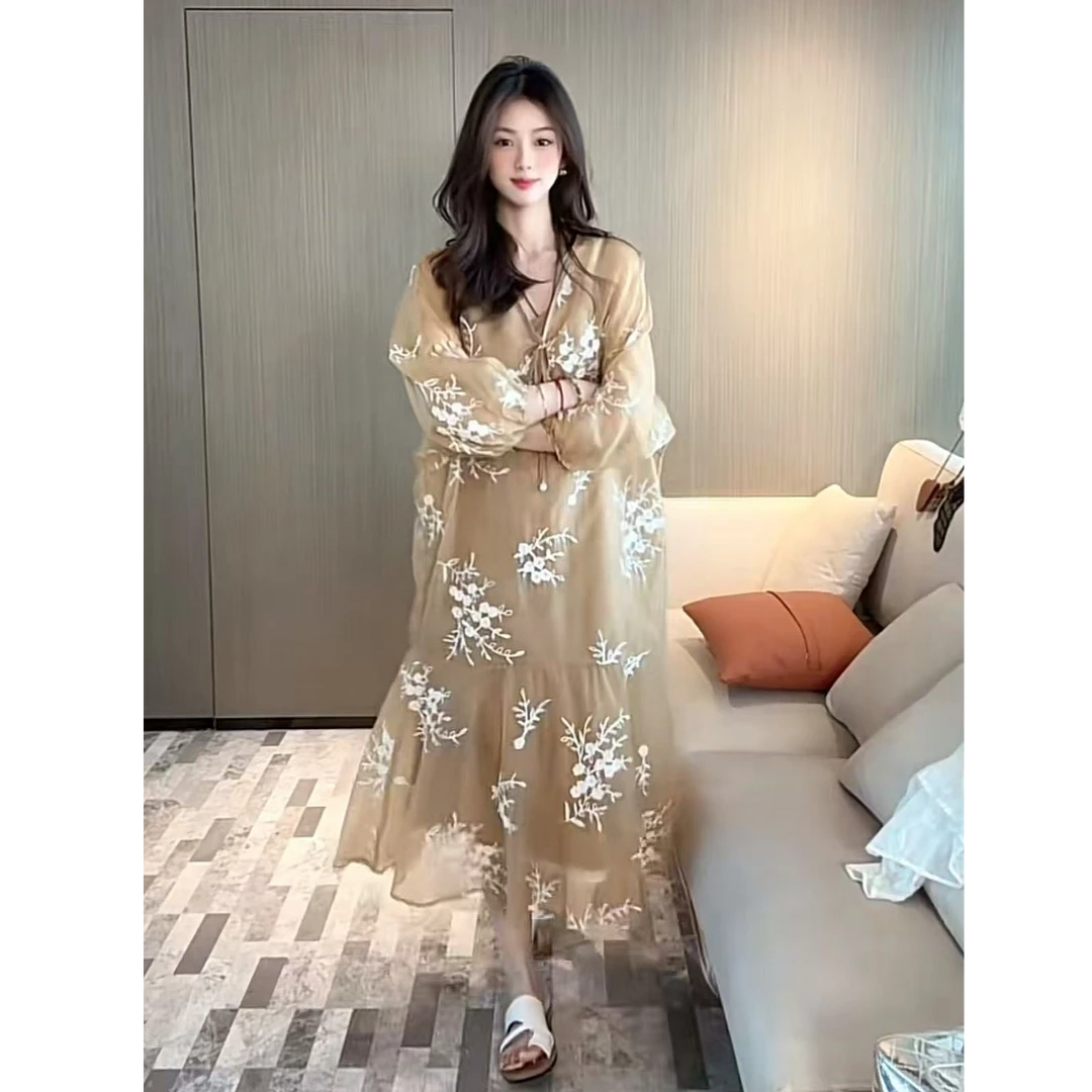 ZX6281新中式国风连衣裙女2025春夏新款宽松刺绣慵懒风长裙