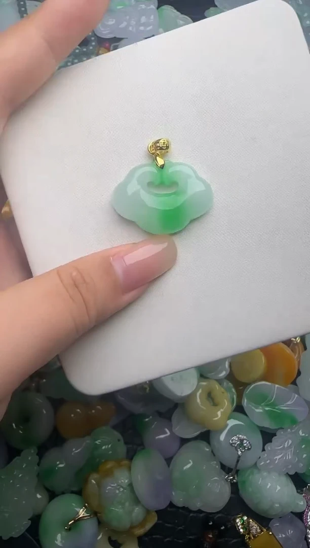 翡翠未镶嵌颈饰天然缅甸翡翠吊坠